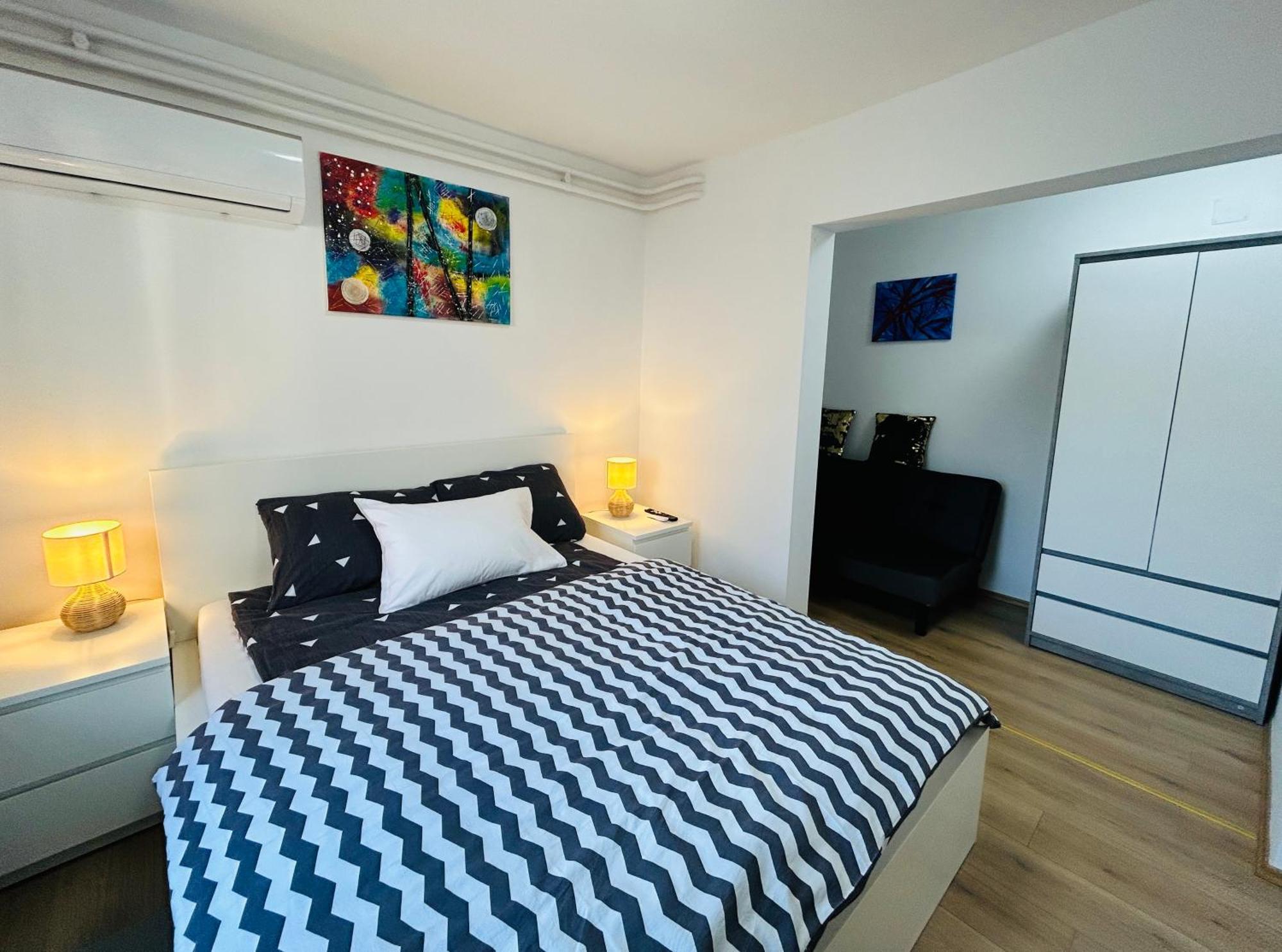 In Time Apartment *